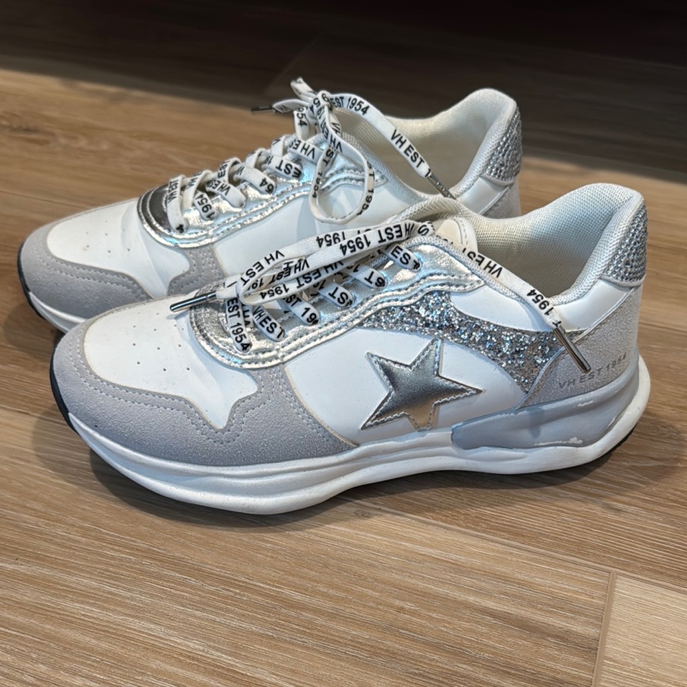Vintage Havana White and Silver Sneakers